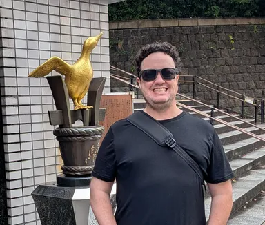 Selfie with Golden Duck statue.