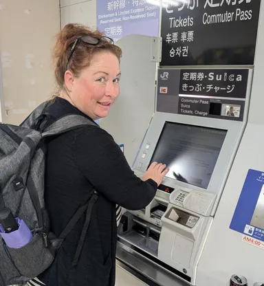 Anna getting her SUICA card.