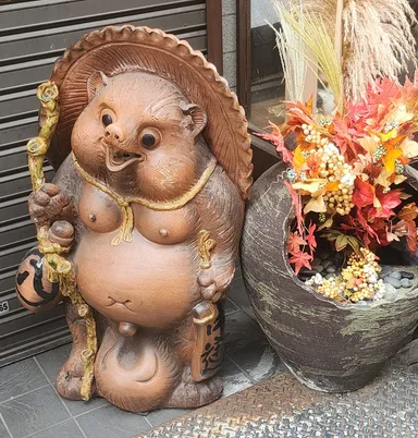 Tanuki statue