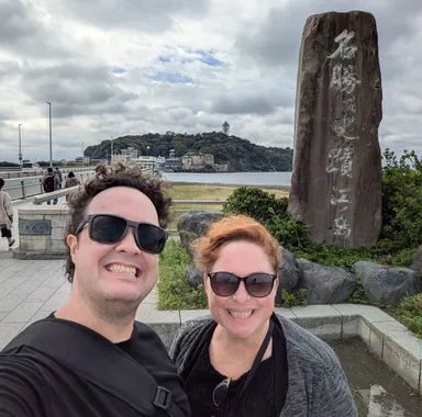 Levi & Anna selfy @ Bridge to Enoshima Island