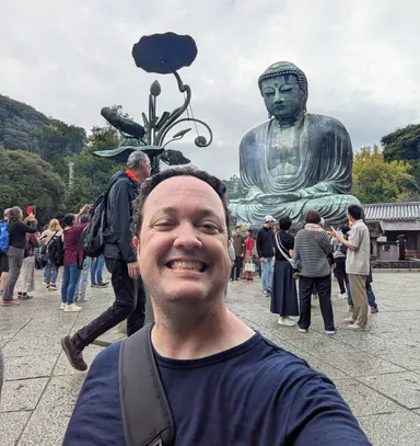 Levi selfie with the Great Buddha.