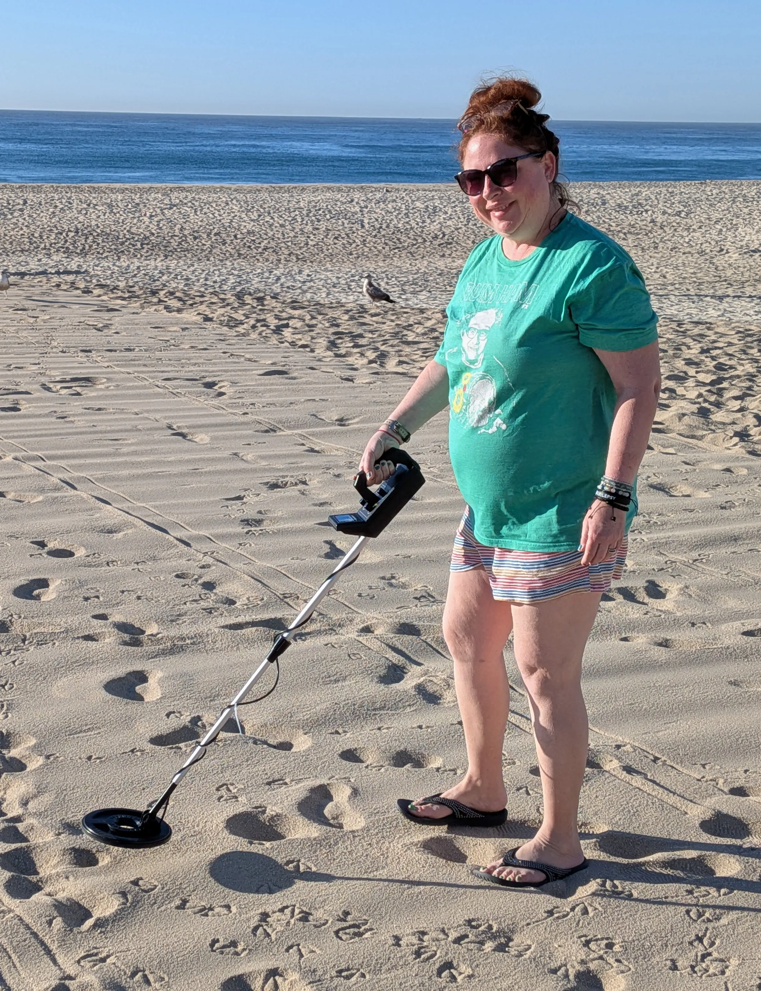 Anna, metal detecting.